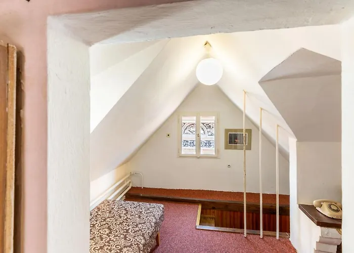 Castle Duplex By Interhome * Πράγα