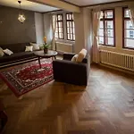 شقة Castle Duplex By Interhome *