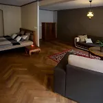 Castle Duplex By Interhome براغ