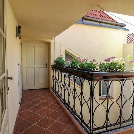 Apartmán Castle Duplex By Interhome