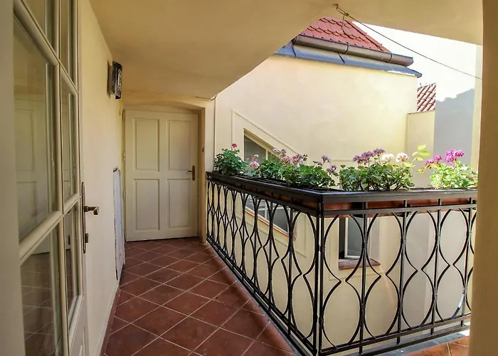 Lägenhet Castle Duplex By Interhome