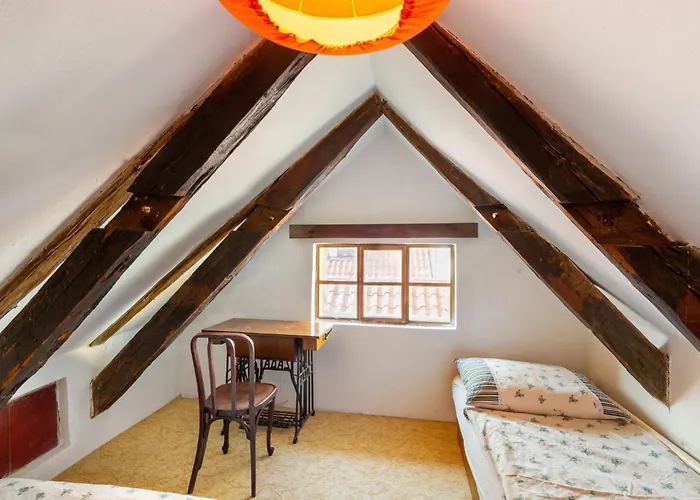 Lägenhet Castle Duplex By Interhome