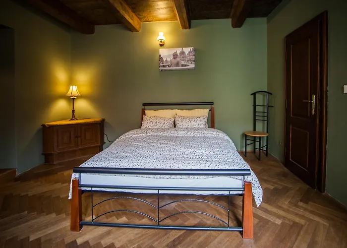 Lägenhet Castle Duplex By Interhome Prag